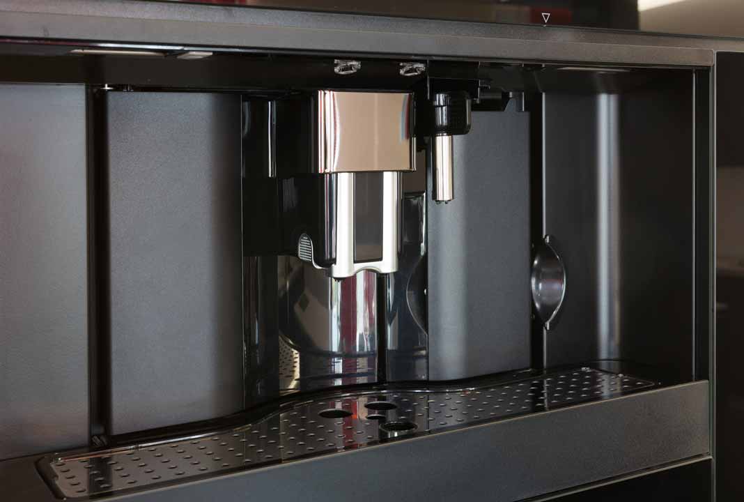 Wanten verlangen gesponsord Inbouw koffiemachine: De voor en nadelen van zo'n apparaat